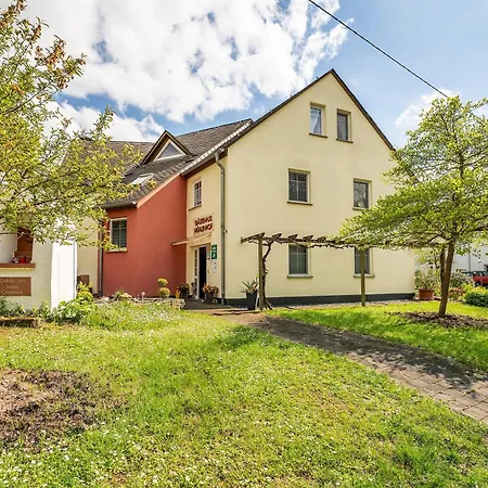 Gaestehaus Muehlenhof - Spaetburgunder Maring-Noviand